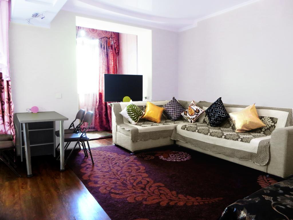Maximus Apartament Bishkek Luaran gambar